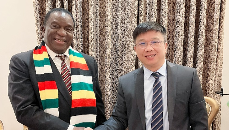 津巴布韦总统亲切会见乐天使资源集团董事长王平卫